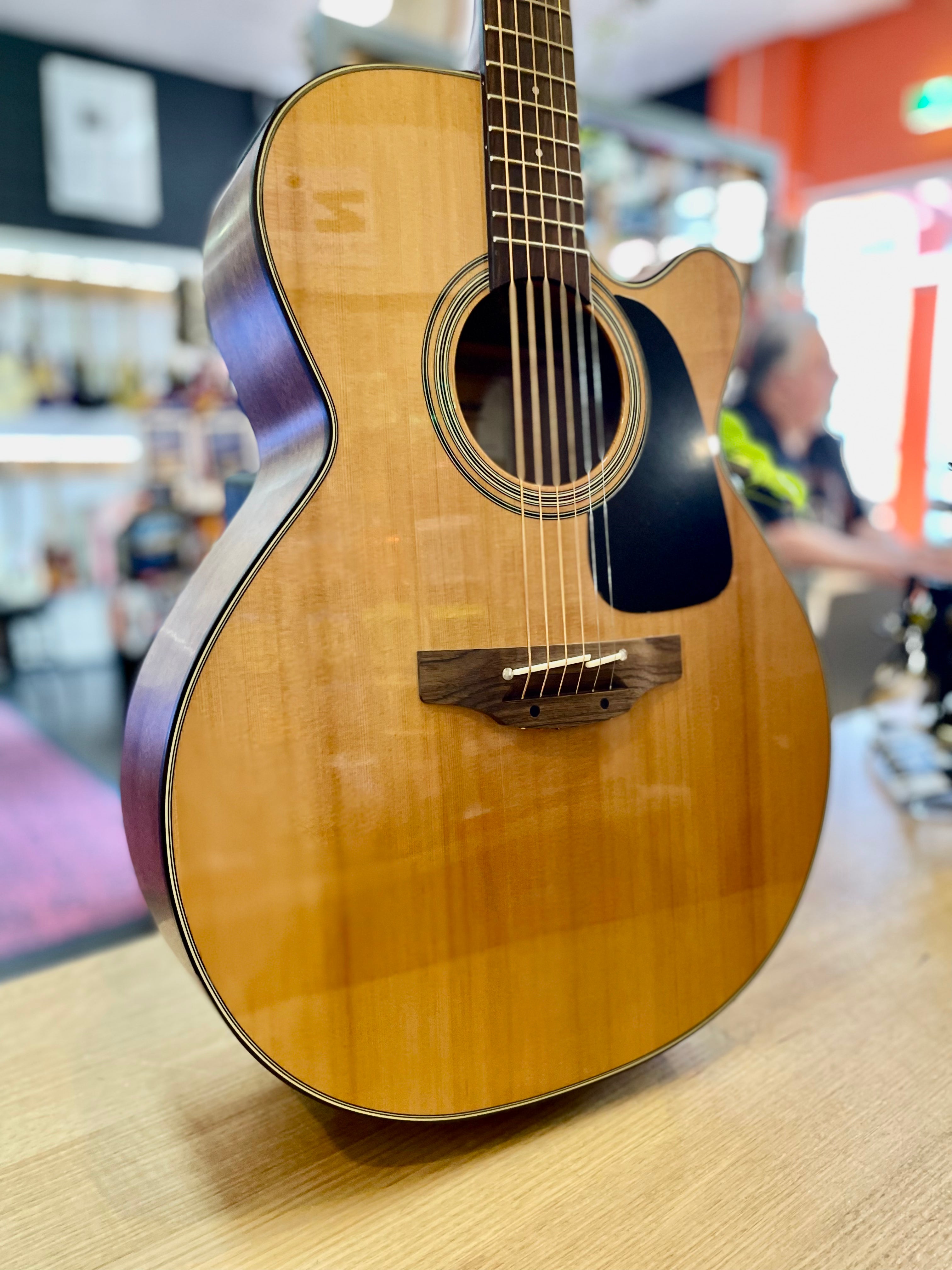 SALE! | Takamine | Pro Series | P1N | NEX Body | Ac/El SALE! | Takamine | Pro Series | P1N | NEX Body | Ac/El